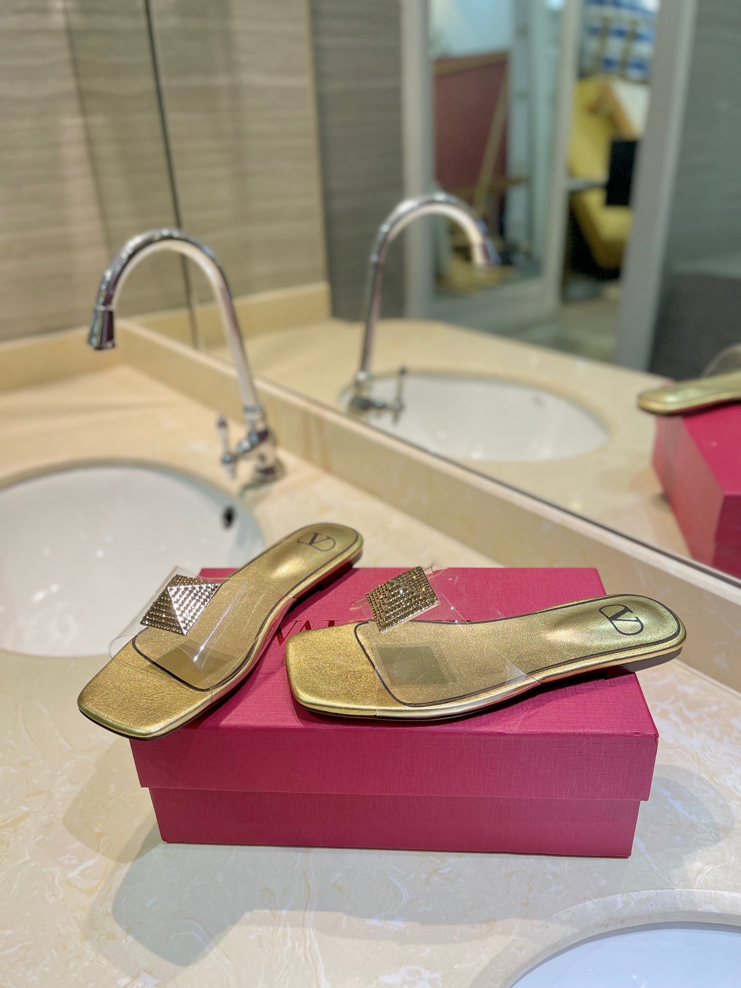 VALENTINO 26S FLAT SLIDES IN GOLD LAMBSKIN WITH CRYSTAL