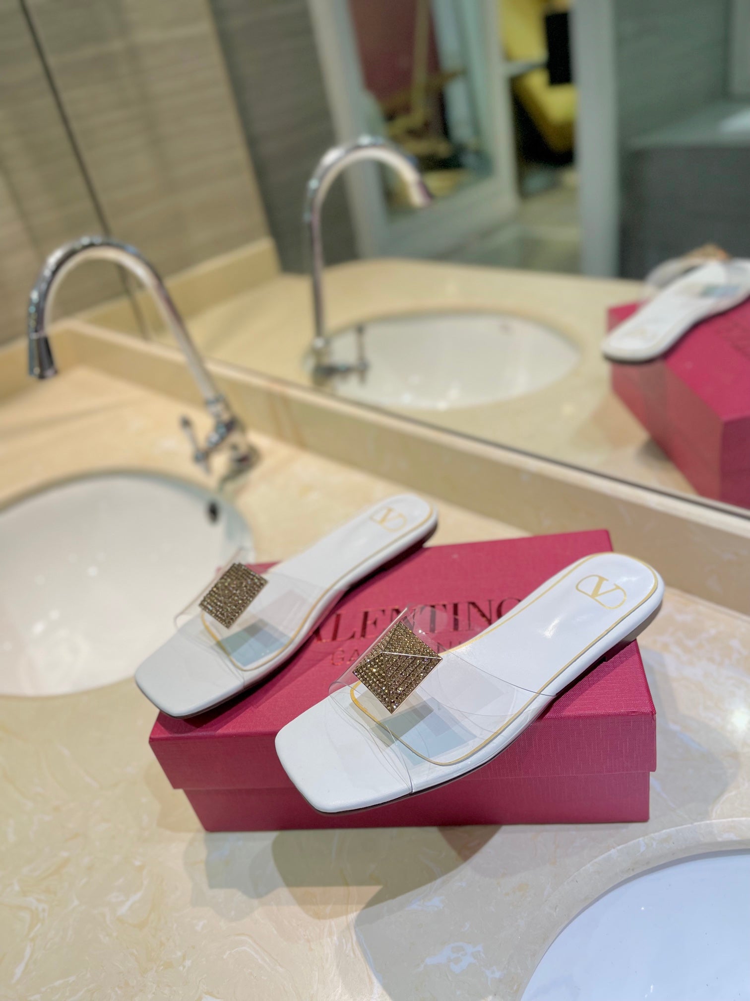 VALENTINO 26S FLAT SLIDES IN WHITE LAMBSKIN WITH CRYSTAL