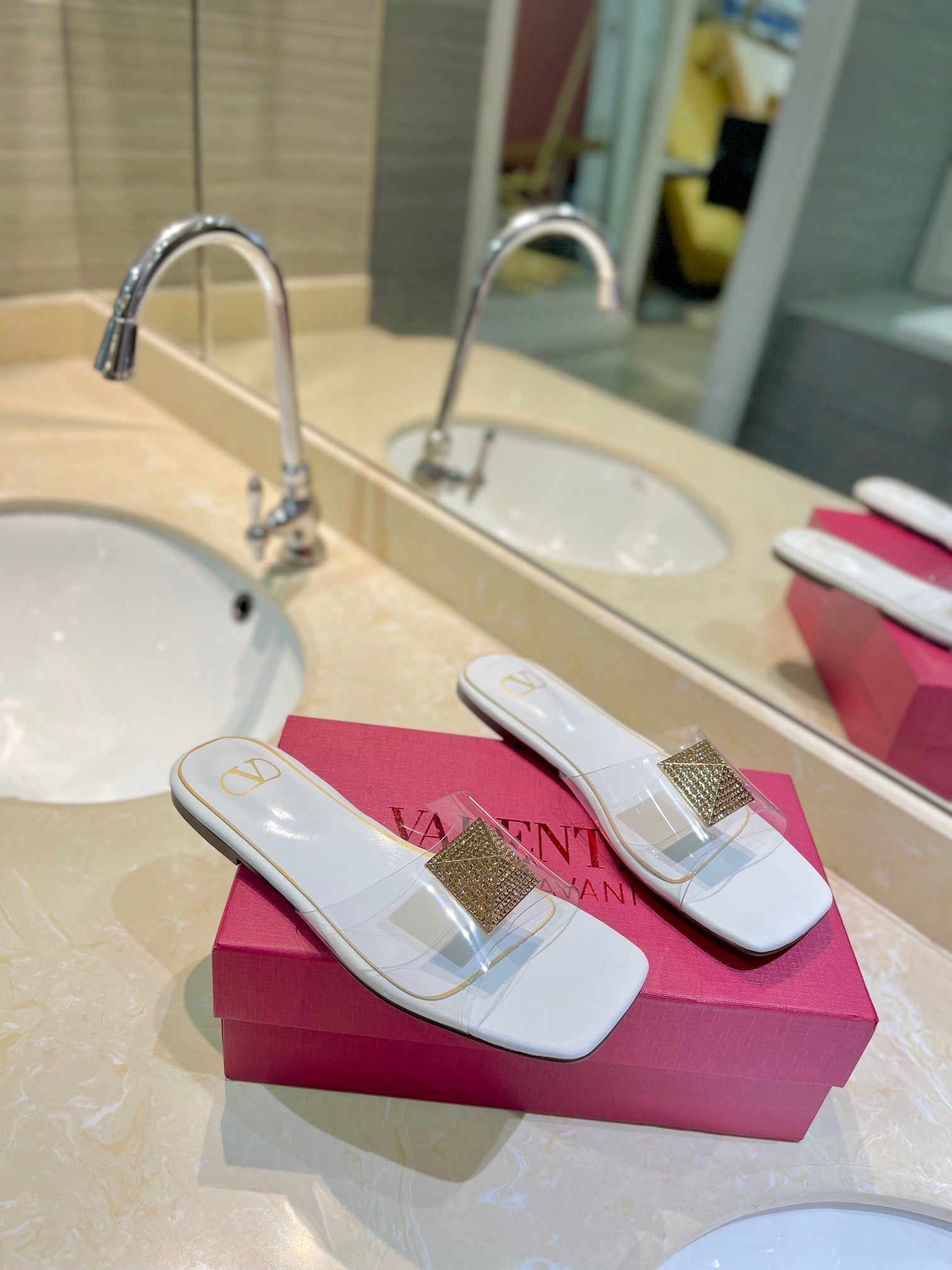 VALENTINO 26S FLAT SLIDES IN WHITE LAMBSKIN WITH CRYSTAL