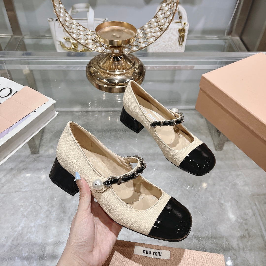 MARY JANE SANDAL CAP TOE BRIGHT CREAM SHEEPSKIN - MID HEEL