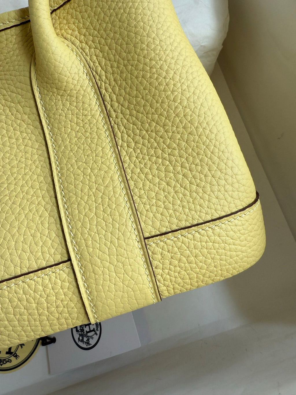 HM 25S GARDEN PARTY 23 CM IN LIGHT YELLOW TOGO