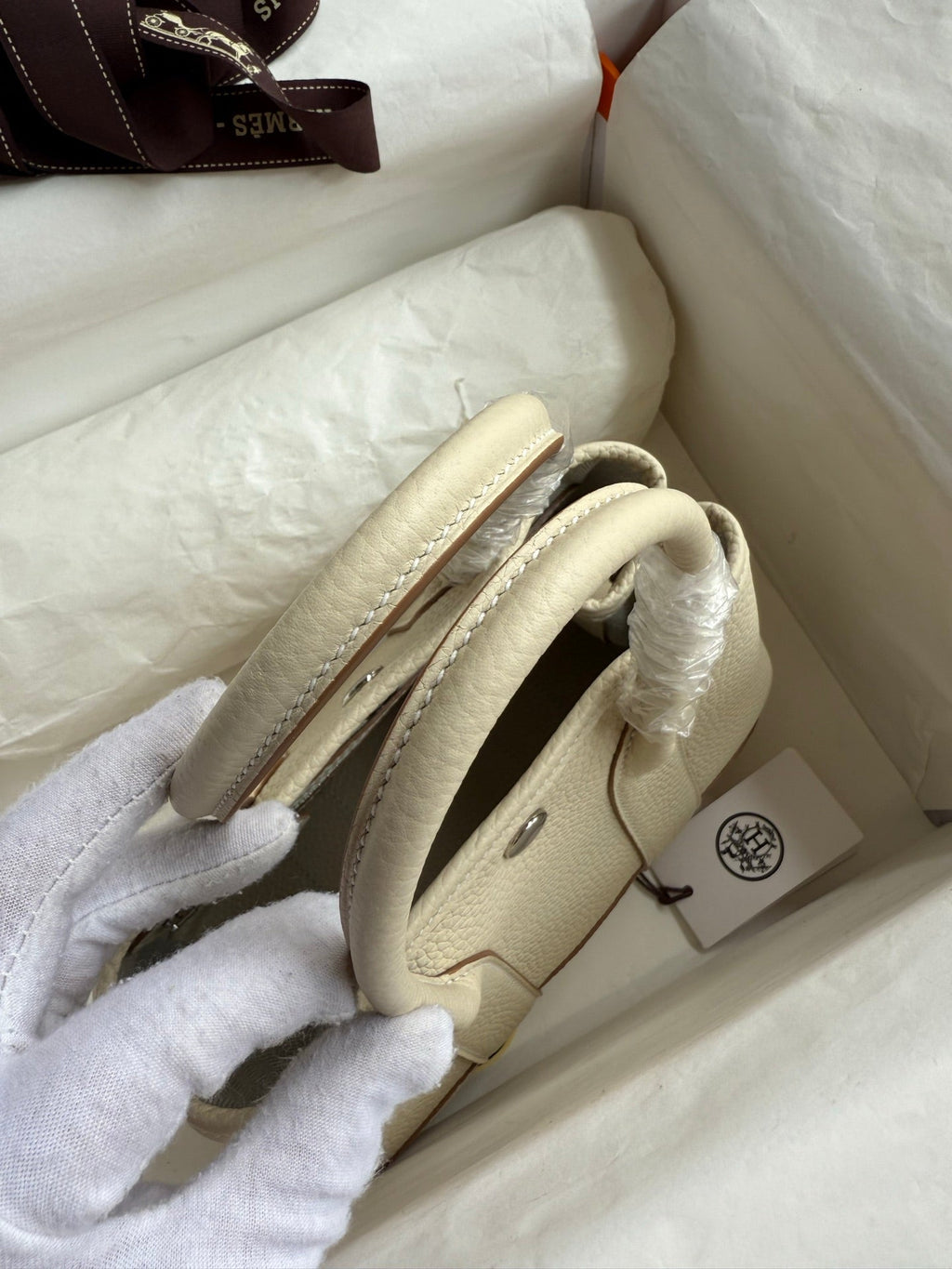 HM 25S GARDEN PARTY 23 CM IN CREAM WHITE TOGO