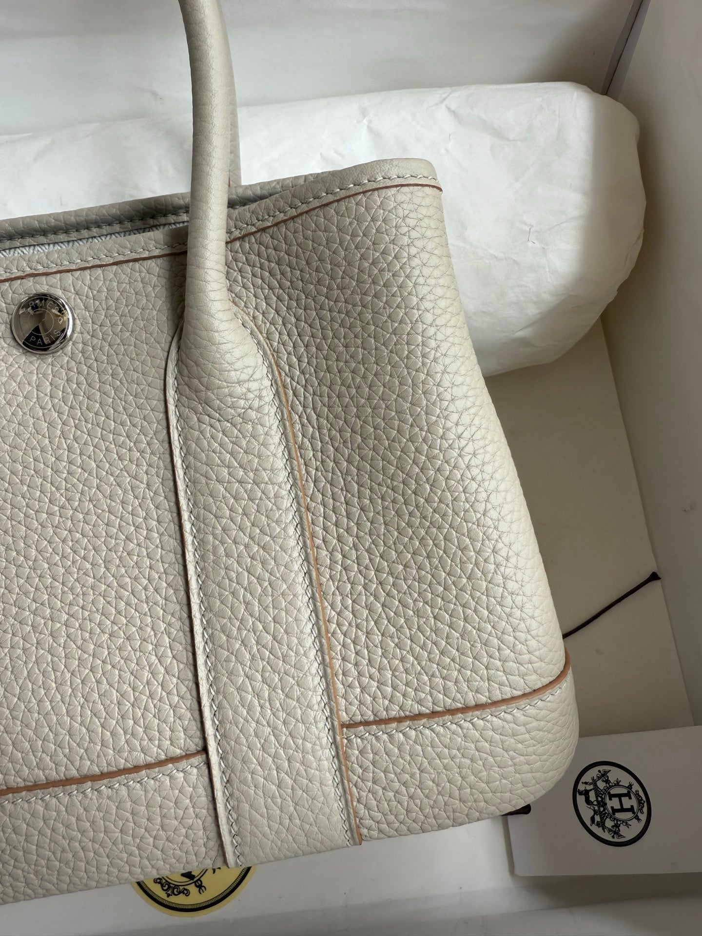 HM 25S GARDEN PARTY 23 CM IN LIGHT BEIGE GRAY TOGO