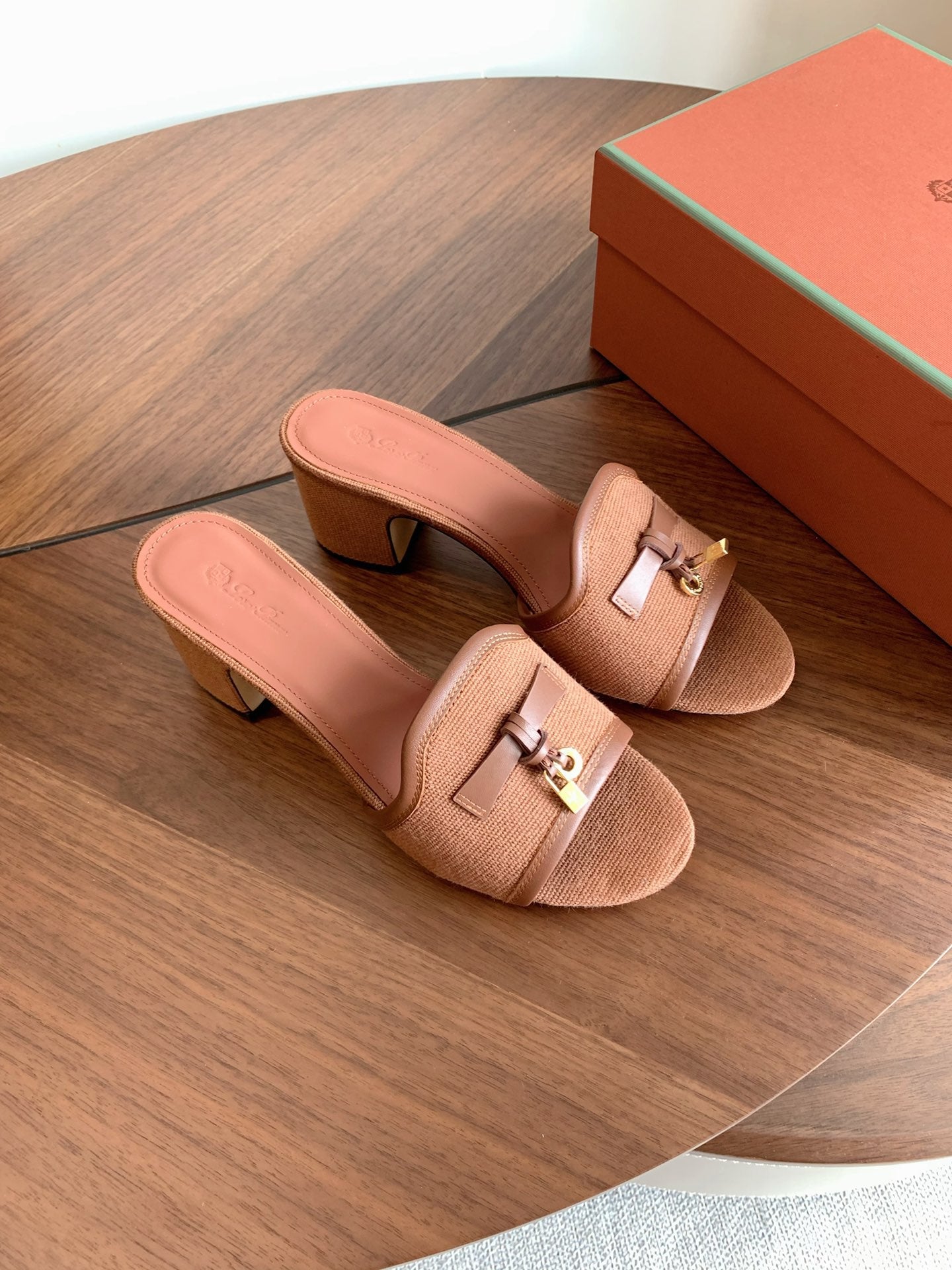 LP 26S SUMMER MULE HEELS 60MM IN DUSTY ROSE BROWN CANVAS AND CALFSKIN GOLD HARDWARE
