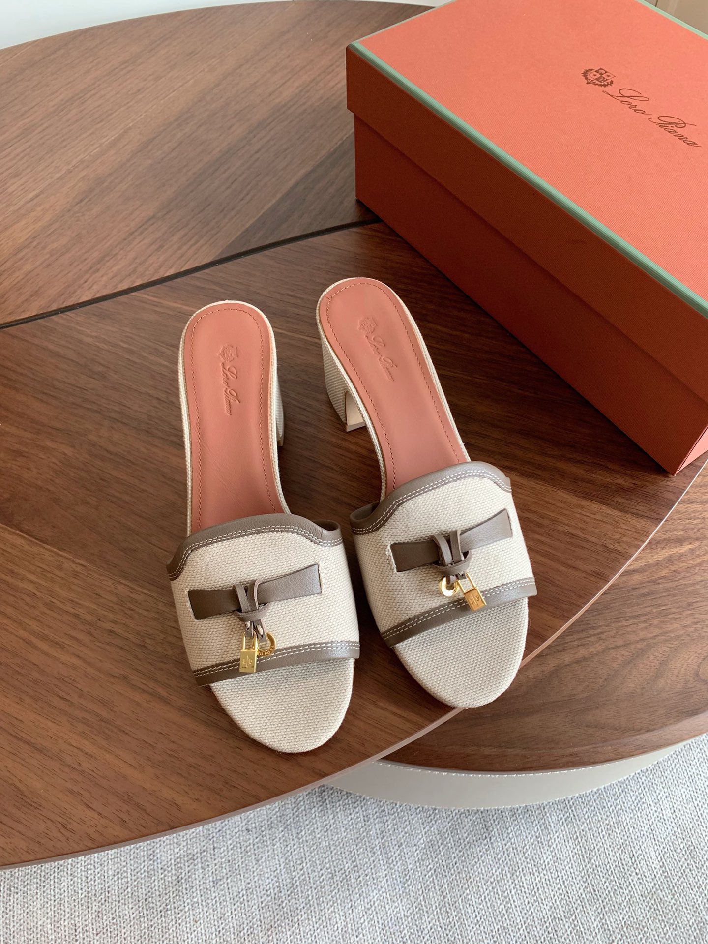 LP 26S SUMMER MULE HEELS 60MM IN BEIGE CANVAS AND TAUPE BROWN CALFSKIN GOLD HARDWARE