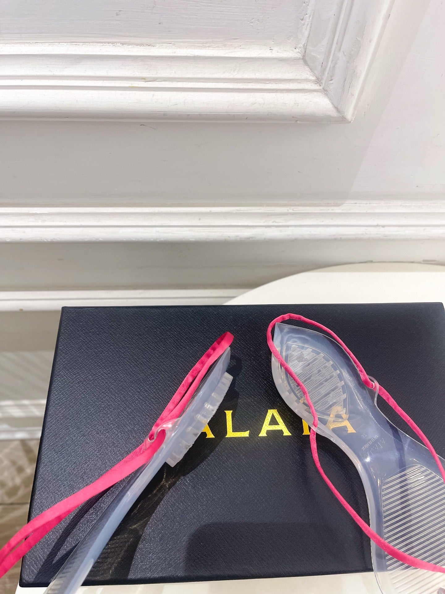 ALAIA 26S POINTED-TOE THONG SANDALS IN DARK PINK SATIN AND TRANSPARENT PVC
