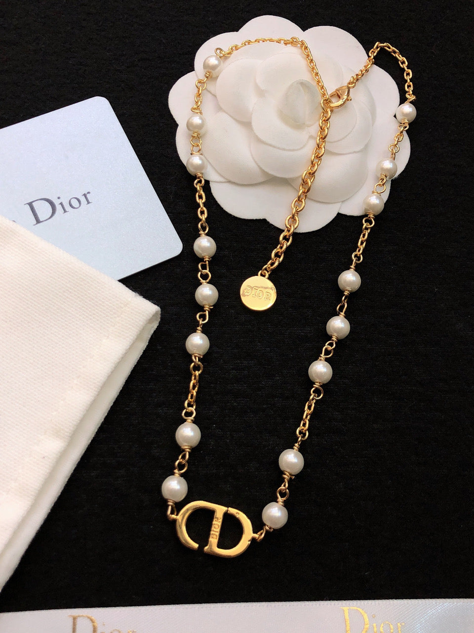 CD 26S CD LOGO PEARL CHAIN NECKLACE IN GOLD TONE METAL WITH WHITE PEARL 631005